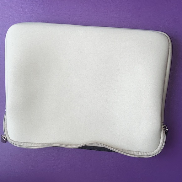 NWOT- Zippered Neoprene Tablet Sleeve - Picture 3 of 5